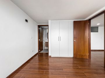 Venta Suite con Jardín/Urbanización Cerrada; Sector Carretas Norte de Quito