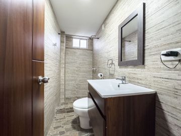 Venta Suite con Jardín/Urbanización Cerrada; Sector Carretas Norte de Quito