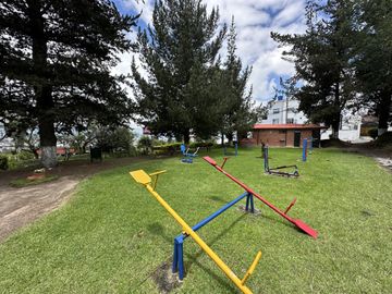 Venta Suite con Jardín/Urbanización Cerrada; Sector Carretas Norte de Quito