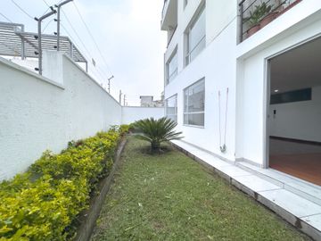 Venta Suite con Jardín/Urbanización Cerrada; Sector Carretas Norte de Quito