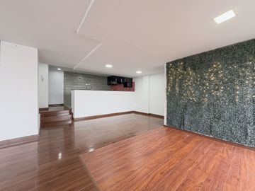 Venta Suite con Jardín/Urbanización Cerrada; Sector Carretas Norte de Quito