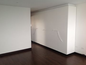 Venta casa de lujo 4 dormitorios excelente vista Sector Quito Tenis