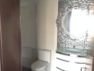 Venta casa de lujo 4 dormitorios excelente vista Sector Quito Tenis
