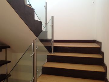 Venta casa de lujo 4 dormitorios excelente vista Sector Quito Tenis