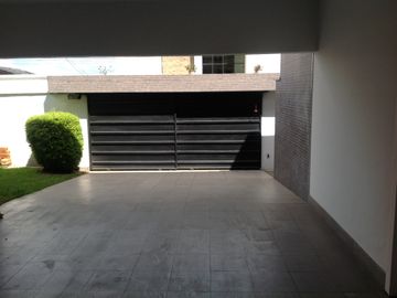 Venta casa de lujo 4 dormitorios excelente vista Sector Quito Tenis