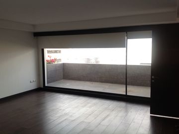 Venta casa de lujo 4 dormitorios excelente vista Sector Quito Tenis