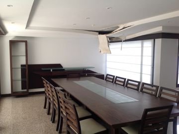 Venta casa de lujo 4 dormitorios excelente vista Sector Quito Tenis