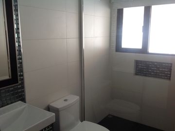 Venta casa de lujo 4 dormitorios excelente vista Sector Quito Tenis