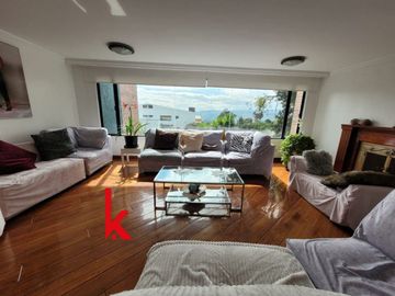 CASA HERMOSA TRIPLEX ASCENSOR INTERNO URB EL CONDADO