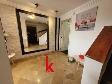 CASA HERMOSA TRIPLEX ASCENSOR INTERNO URB EL CONDADO