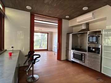 EN VENTA MODERNA CASA EN SANTA MARÍA DE MANQUEHUE