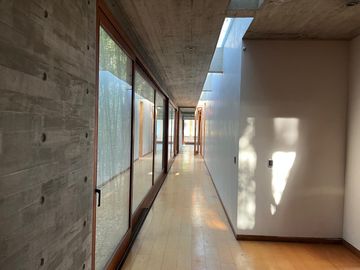 EN VENTA MODERNA CASA EN SANTA MARÍA DE MANQUEHUE