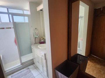 Casa en Av Toluca Residenical Camelinas 4 habitaciones 3 1/2 banos, jardin, 2 autos, seguridad