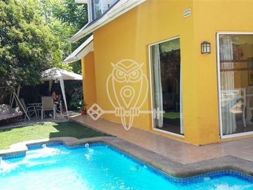 Casa en Venta en Condominio El Olmo, Avenida Tobalaba