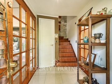 Venta de Hermosa y Moderna Casa en Peñalolén