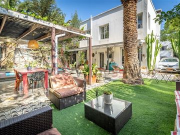 Casa en Venta en Fantástica Casa Familiar en Pasaje Residencial de Ñuñoa