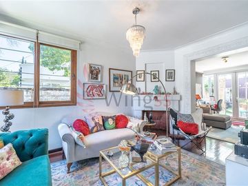 Casa en Venta en Fantástica Casa Familiar en Pasaje Residencial de Ñuñoa