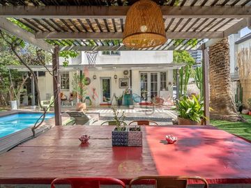 Casa en Venta en Fantástica Casa Familiar en Pasaje Residencial de Ñuñoa