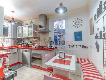 Casa en Venta en Fantástica Casa Familiar en Pasaje Residencial de Ñuñoa