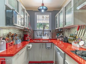 Casa en Venta en Fantástica Casa Familiar en Pasaje Residencial de Ñuñoa