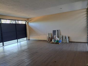 CASA EN VENTA , MUNICIPIO DE  CUAHUTEMOC , EN ESQUINA