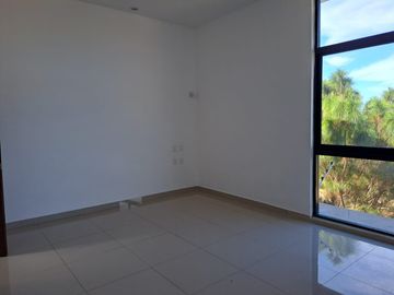 CASA EN VENTA , MUNICIPIO DE  CUAHUTEMOC , EN ESQUINA