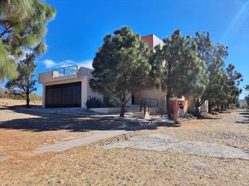 CASA EN VENTA , MUNICIPIO DE  CUAHUTEMOC , EN ESQUINA