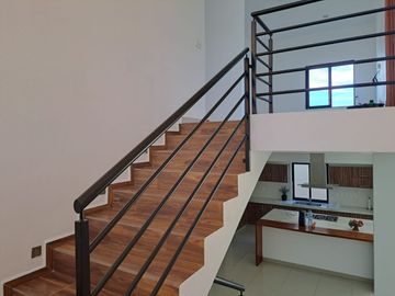 CASA EN VENTA , MUNICIPIO DE  CUAHUTEMOC , EN ESQUINA