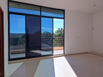 CASA EN VENTA , MUNICIPIO DE  CUAHUTEMOC , EN ESQUINA