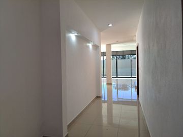 CASA EN VENTA , MUNICIPIO DE  CUAHUTEMOC , EN ESQUINA