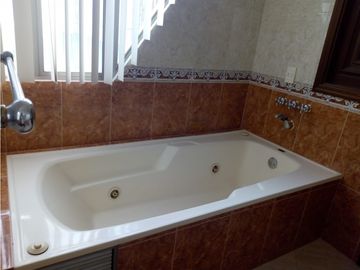 se vende hermoso apartamento cabecera