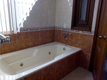se vende hermoso apartamento cabecera