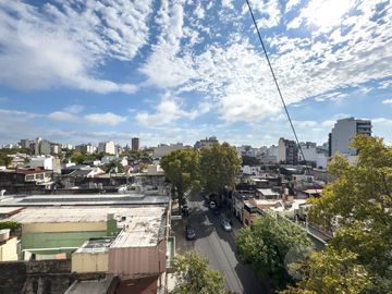 Venta departamento 2 ambientes con balcón Almagro