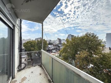Venta departamento 2 ambientes con balcón Almagro