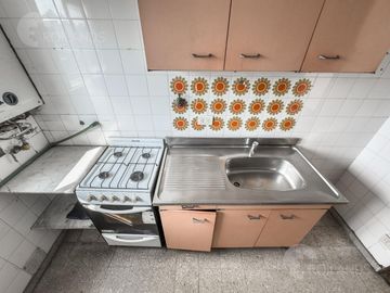 Venta departamento 2 ambientes con balcón Almagro