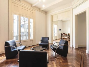 Piso 4 Ambientes con balcónes francés y baulera en Recoleta APTO CREDITO