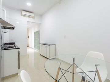 Piso 4 Ambientes con balcónes francés y baulera en Recoleta APTO CREDITO