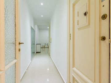 Piso 4 Ambientes con balcónes francés y baulera en Recoleta APTO CREDITO