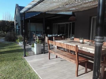 Casa en venta en Barrio  San Manuel, Pilar - 10 Ambientes