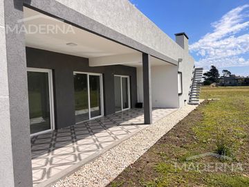 Casa en  Barrio El Cardon Links Miramar