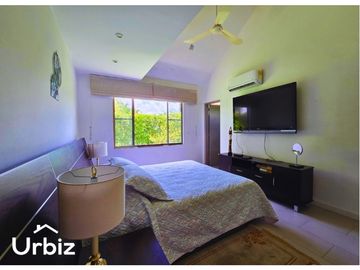 Venta de Casa de 220m² + Piscina en lote de 685m² en Verdesol, Melgar