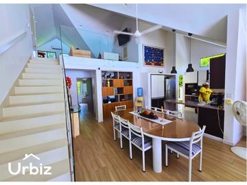 Venta de Casa de 220m² + Piscina en lote de 685m² en Verdesol, Melgar