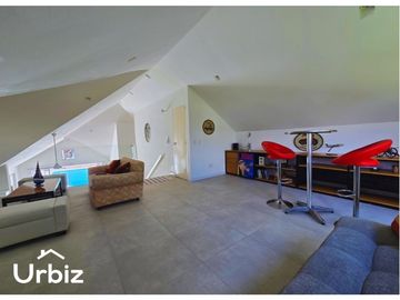 Venta de Casa de 220m² + Piscina en lote de 685m² en Verdesol, Melgar