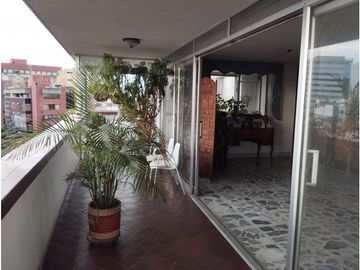 Vendo Magnífico Apartamento  P9 Edificio las Fuentes  Granada Cali