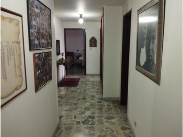 Vendo Magnífico Apartamento  P9 Edificio las Fuentes  Granada Cali