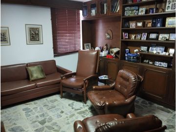 Vendo Magnífico Apartamento  P9 Edificio las Fuentes  Granada Cali
