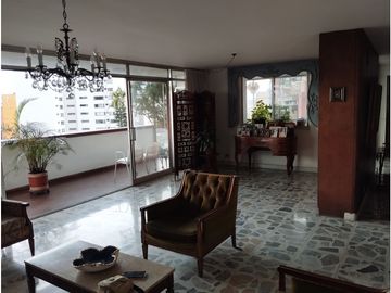 Vendo Magnífico Apartamento  P9 Edificio las Fuentes  Granada Cali