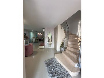 SE VENDE ESPECTACULAR CASA EN VILLA CAMPESTRE
