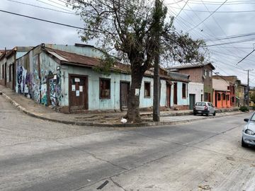 Se vende propiedad cerro Baron para inversion contado $105 millones.-