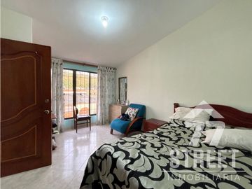 CASA EN AIDA LUCIA